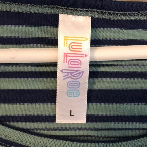 Lularoe Lynnae - Picture 3 of 8